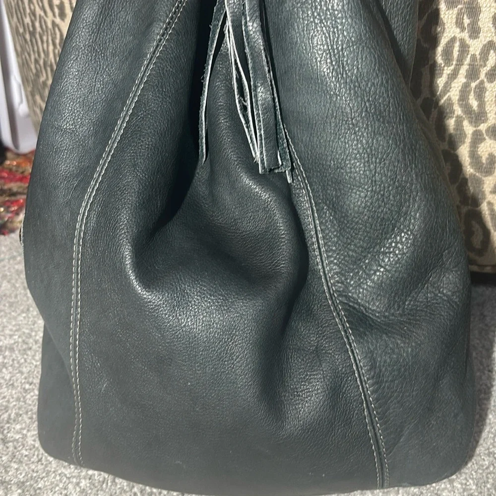 Peruzzi Italian Leather Women's bucket bag dark green creamy soft leather purse